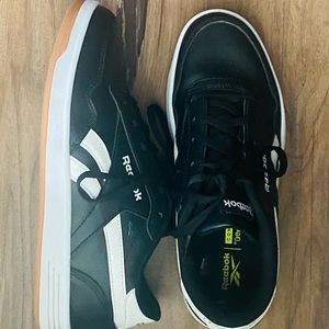 Reebok sneakers size 7